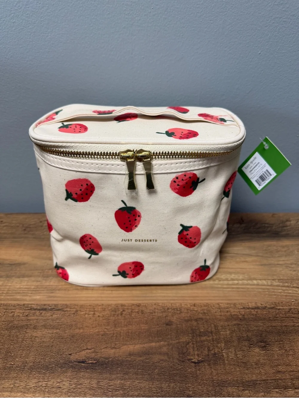 kate spade new york Small Insulated Lunch Box, Strawberries. NWT.